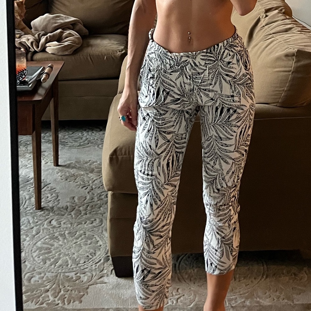 VOLCOM BEACH PANTS; XS